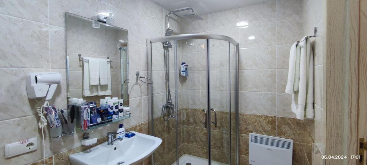 Bek Plus Hotel Takchilik 외부 사진