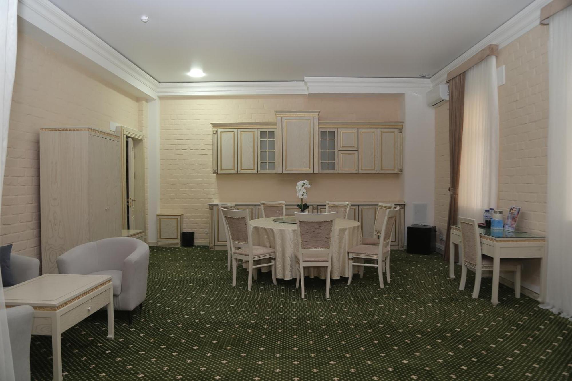 Bek Plus Hotel Takchilik 외부 사진